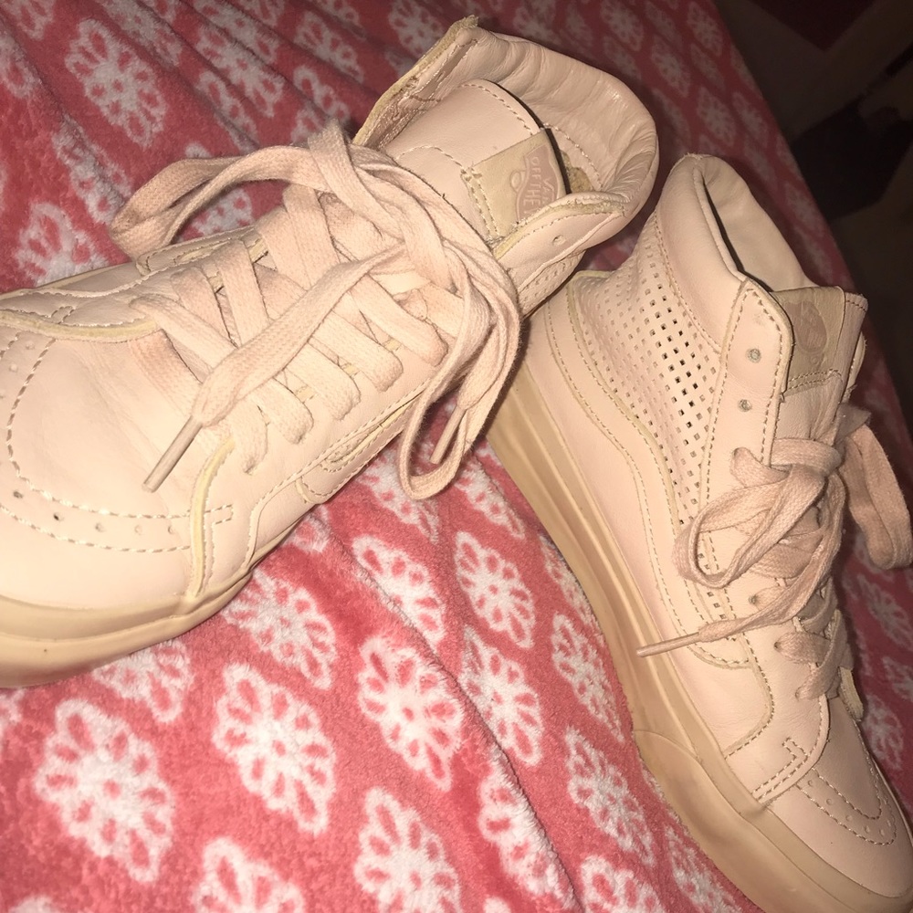 shoes - Picture 2 of 3